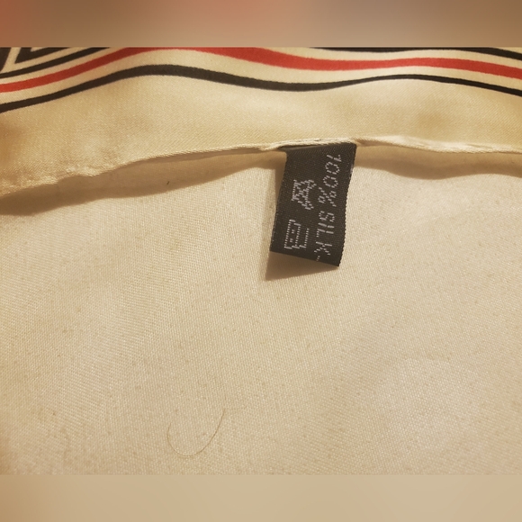 Louis Vuitton 100% Silk Monogram Scarf - Picture 8 of 8